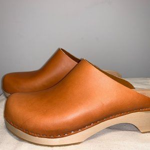 Bryr Worker Clog in Whiskey Leather